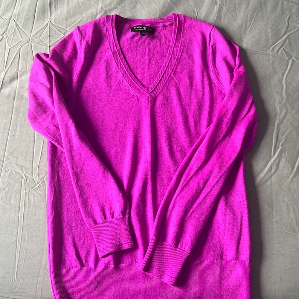 Banana republic sweater size S fuchsia